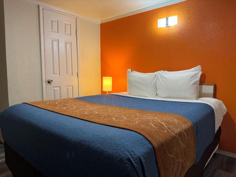 Ponca Motel image