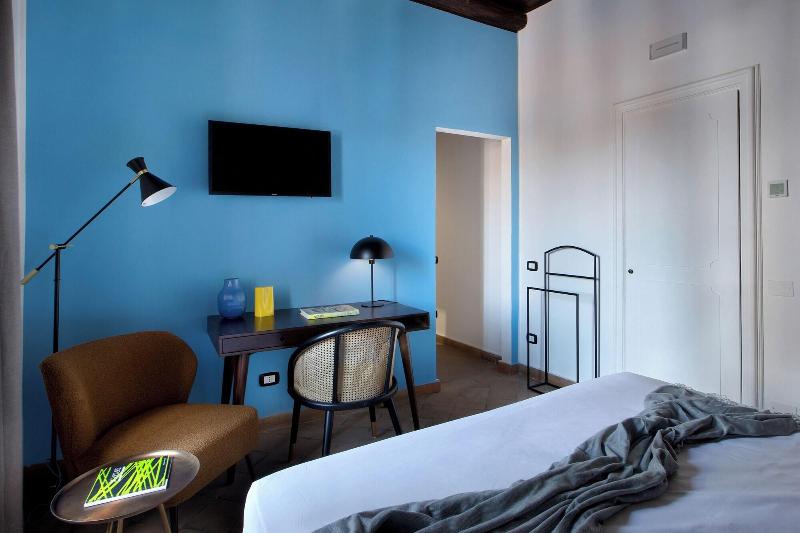 La Nova Bed And Museum image