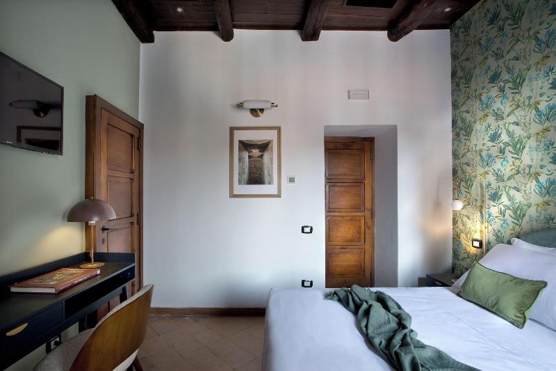 La Nova Bed And Museum image