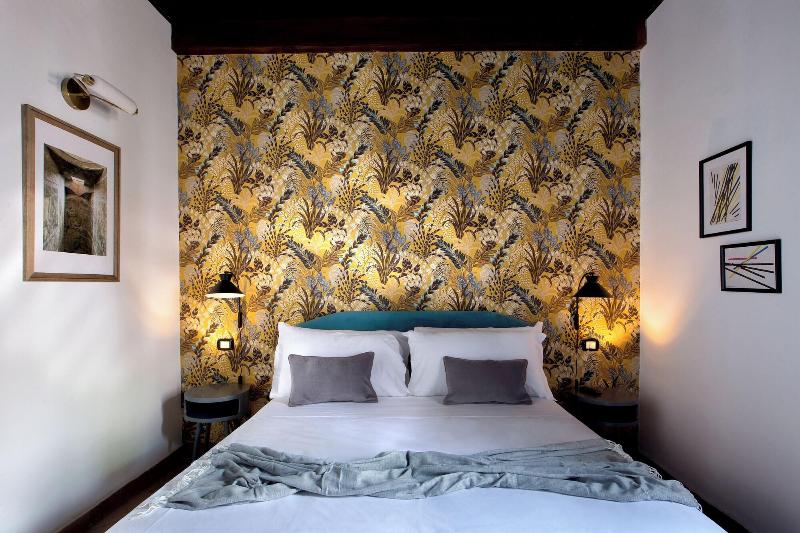 La Nova Bed And Museum image