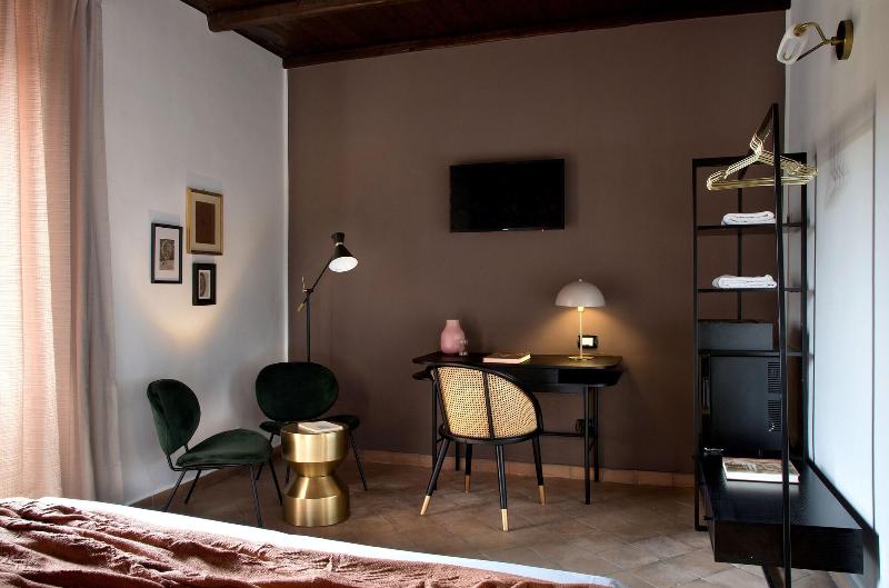 La Nova Bed And Museum image