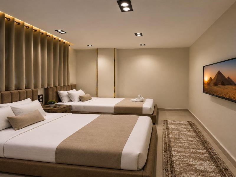 Taj Pyramids View Inn image
