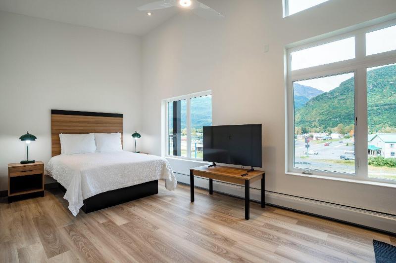 Chugach Naswik Suites image