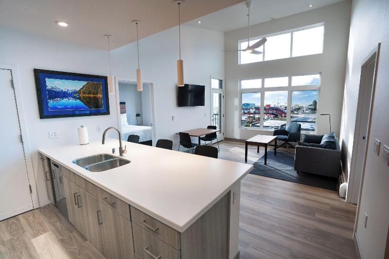 Chugach Naswik Suites image 3