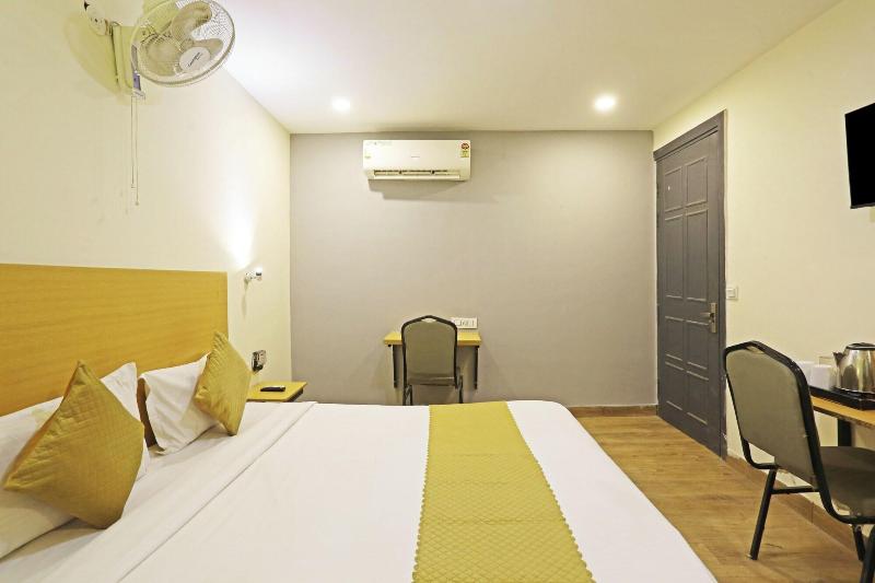 Hotel Twamev Residency Uttam Nagar image