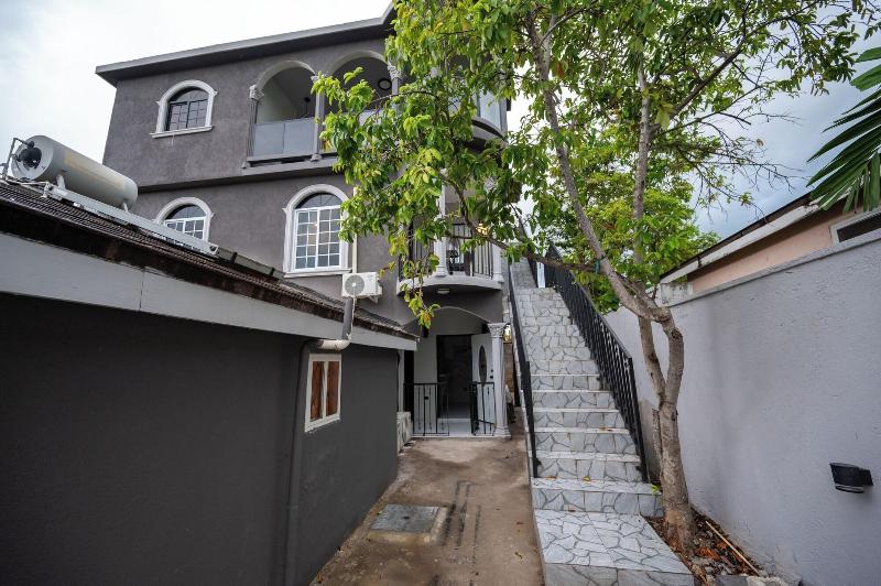 One Love Guesthouse image