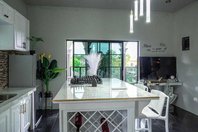 One Love Guesthouse image