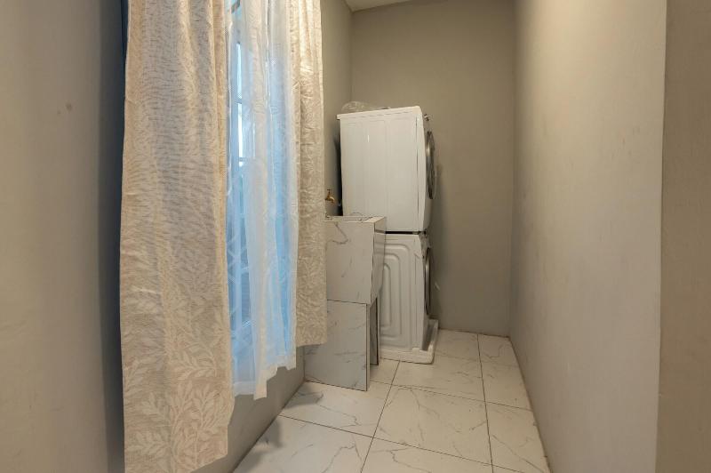 One Love Guesthouse image