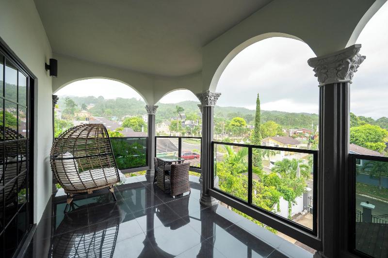 One Love Guesthouse image