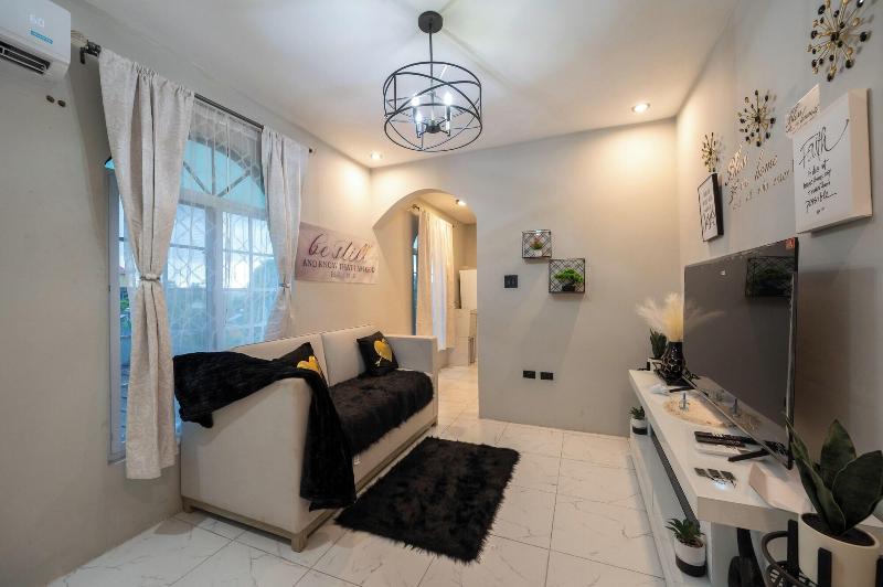 One Love Guesthouse image