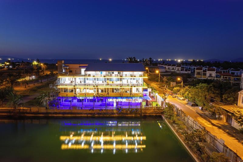 Hestia Hamy Beach House image