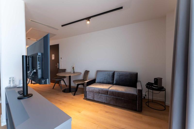 Frames Hotel Gmbh image