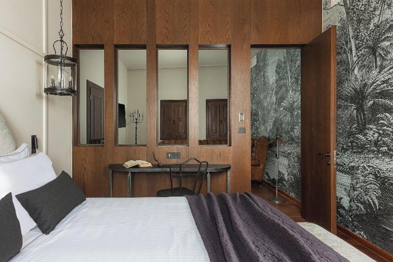 Stoes Hotel image