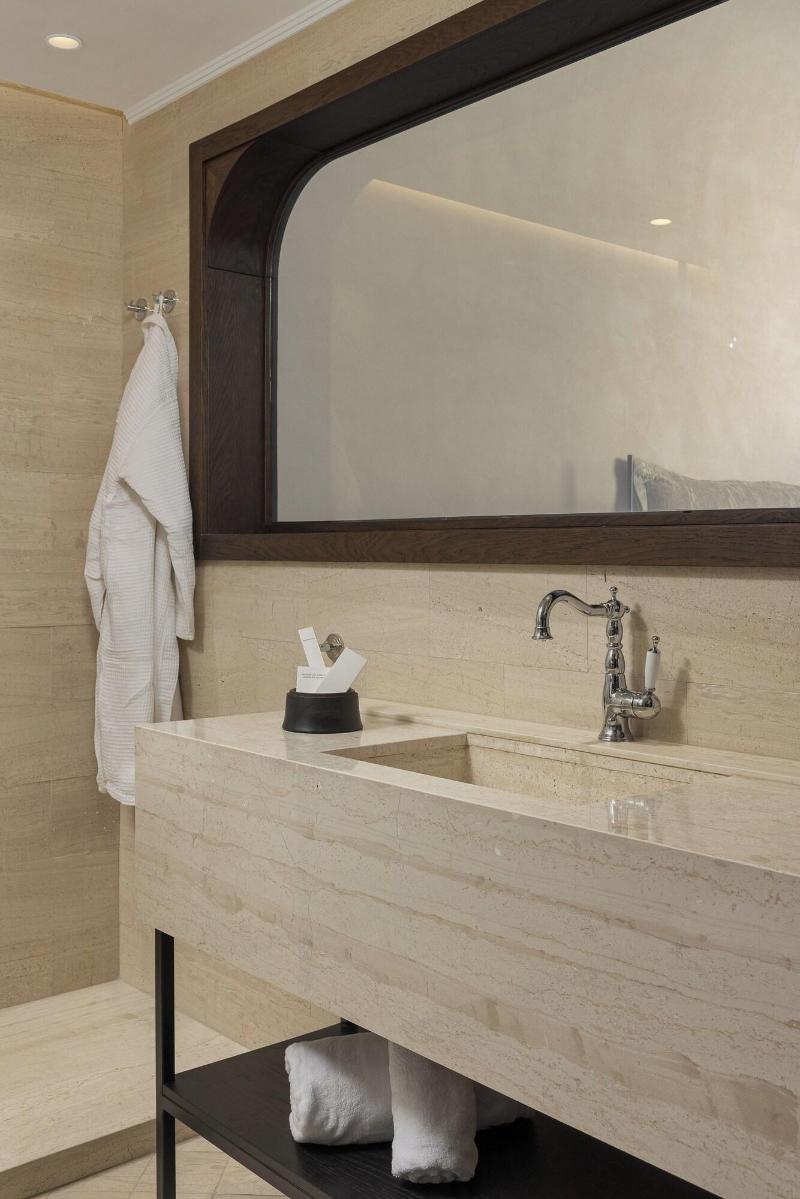 Stoes Hotel image