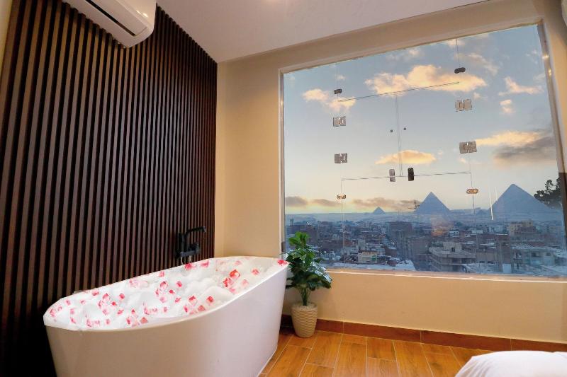 Pyramids Skyline Hotel Cairo image