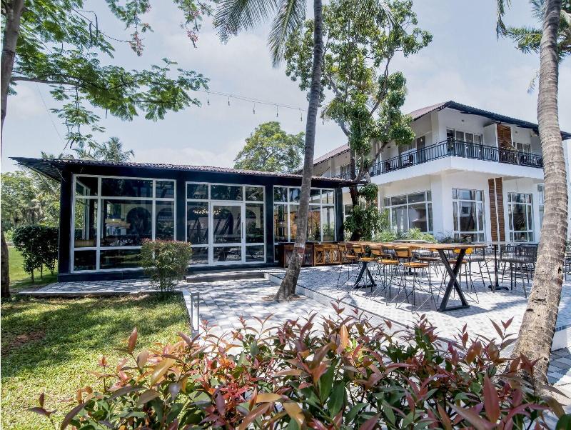 Silver Oak Tropical Resort By Bay Hotels — restaurant
