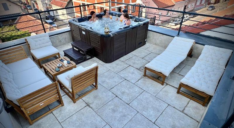 Hotel Fantazia Oradea image