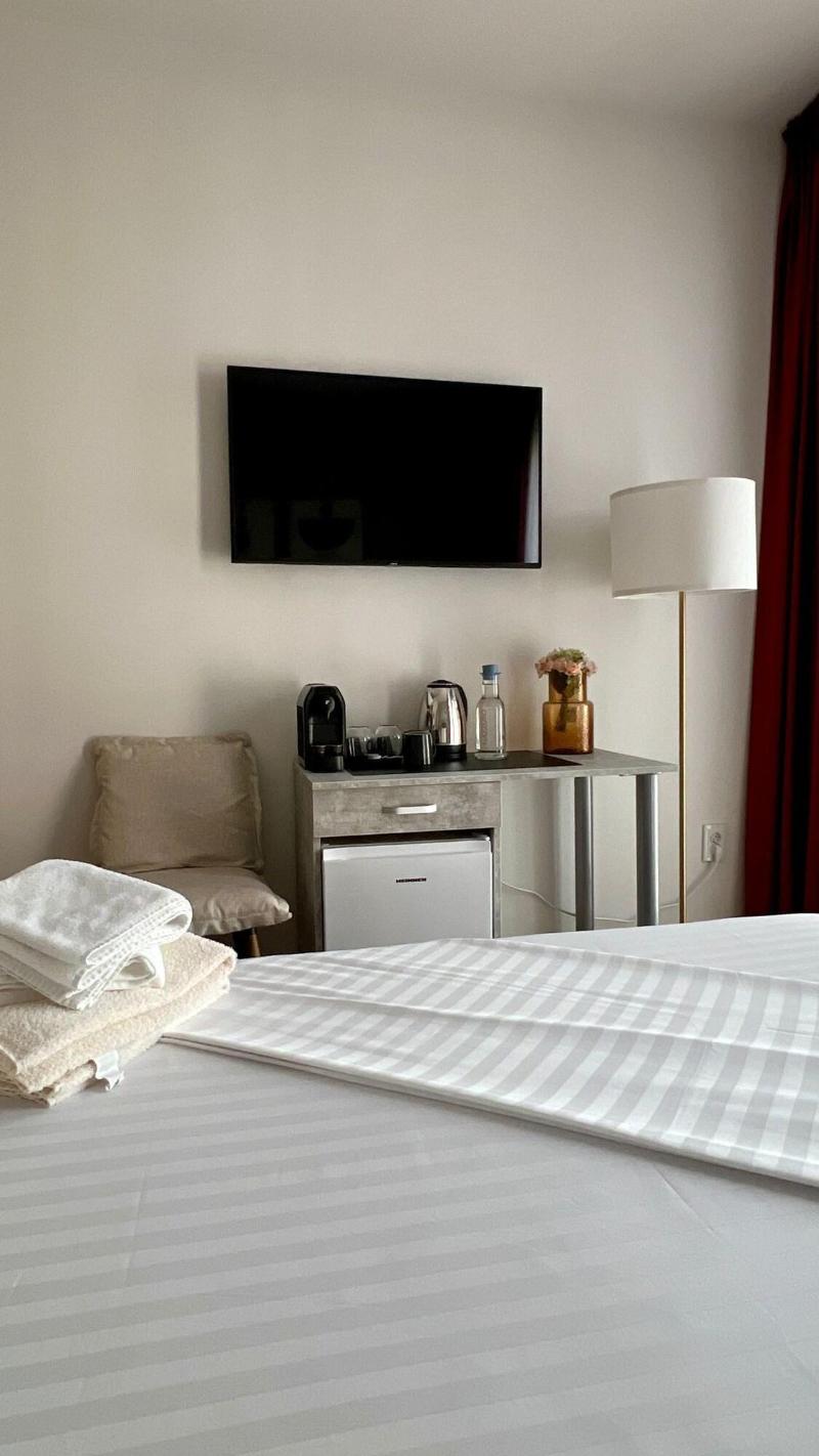 Hotel Fantazia Oradea image