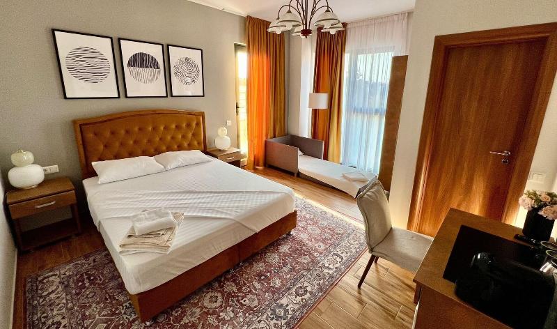 Hotel Fantazia Oradea image