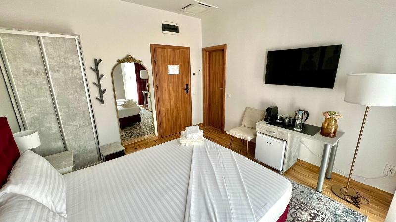 Hotel Fantazia Oradea image