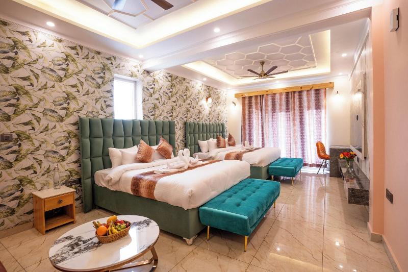 Golden Oak Hotel And Restaurant image