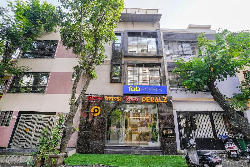 Fabhotel Peralz image