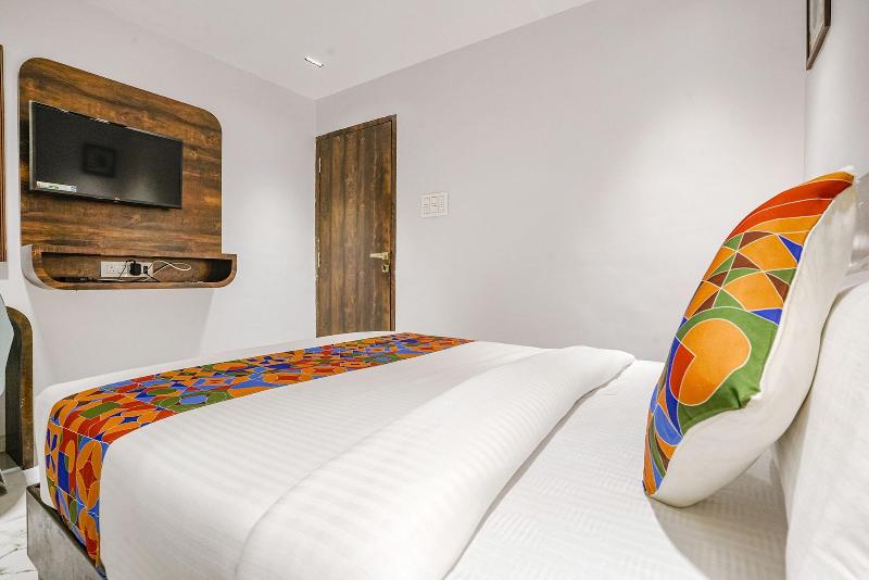 Fabhotel Peralz image