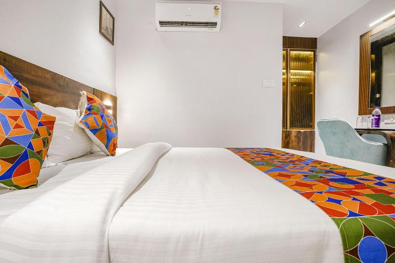 Fabhotel Peralz image