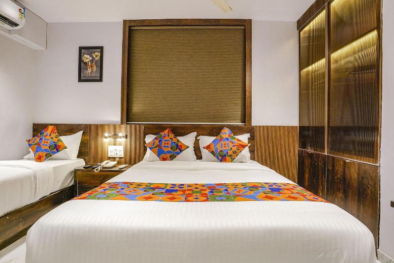 Fabhotel Peralz image