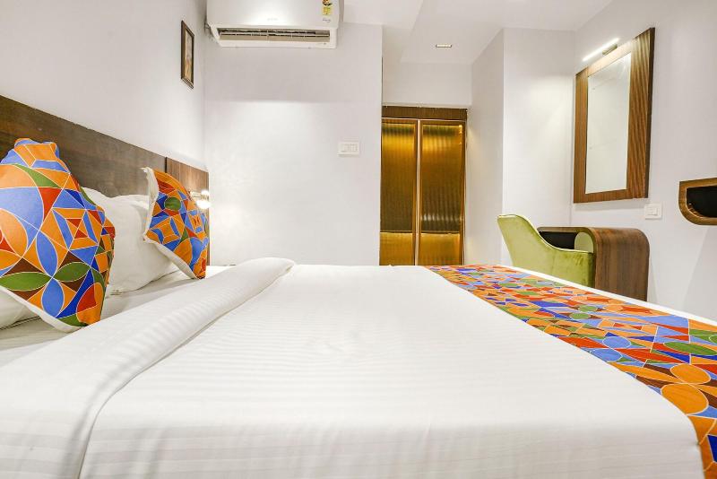 Fabhotel Peralz image