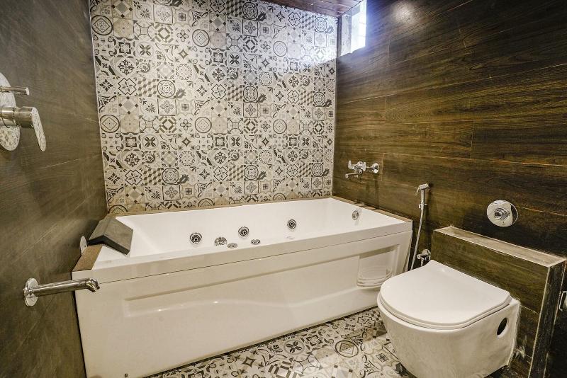 Fabhotel Peralz image
