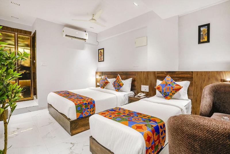 Fabhotel Peralz image