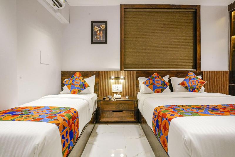 Fabhotel Peralz image