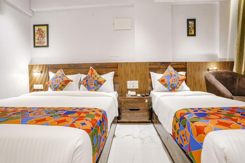 Fabhotel Peralz image