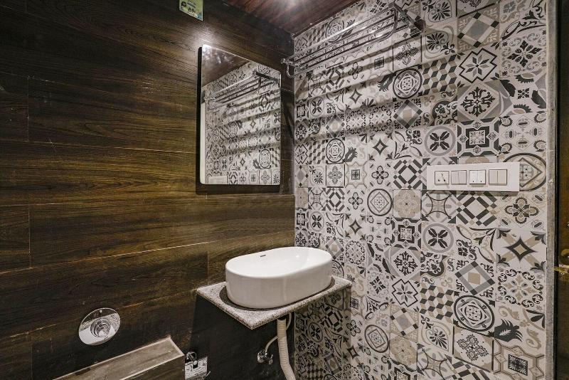 Fabhotel Peralz image