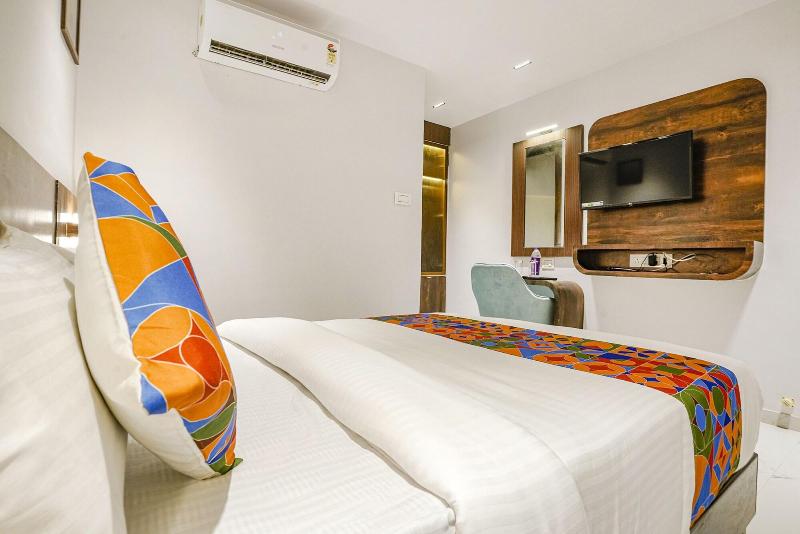 Fabhotel Peralz image