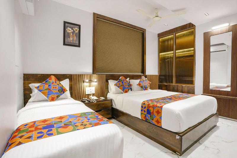 Fabhotel Peralz image