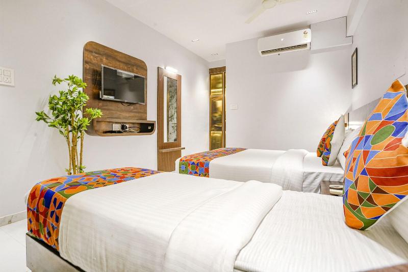 Fabhotel Peralz image