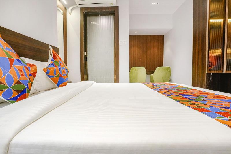 Fabhotel Peralz image