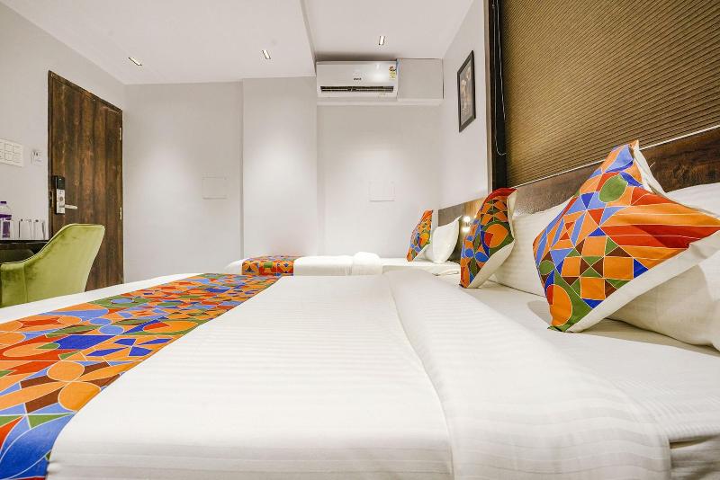 Fabhotel Peralz image