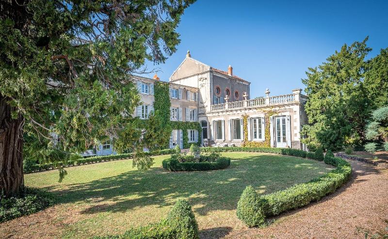 Chateau Du Serpolet image