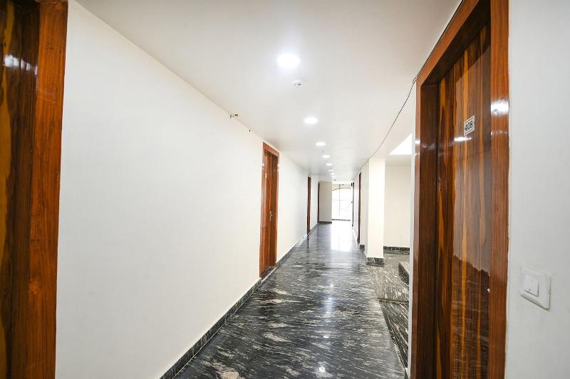 Fabhotel Mona Continental image