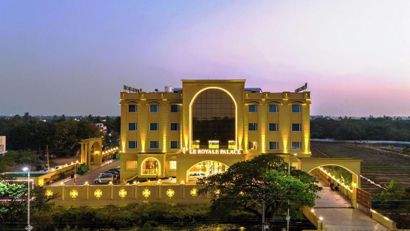 Le Royale Palace image