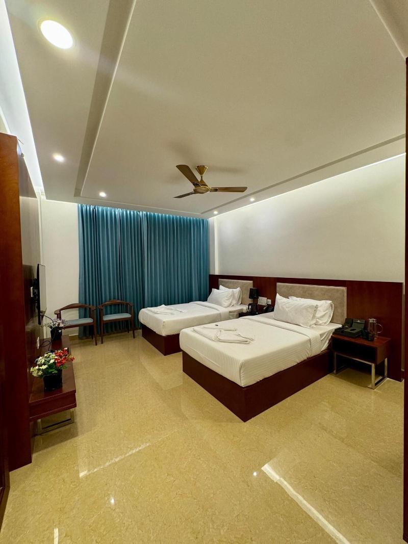 Le Royale Palace image 10