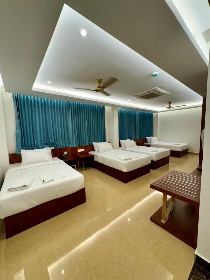 Le Royale Palace image