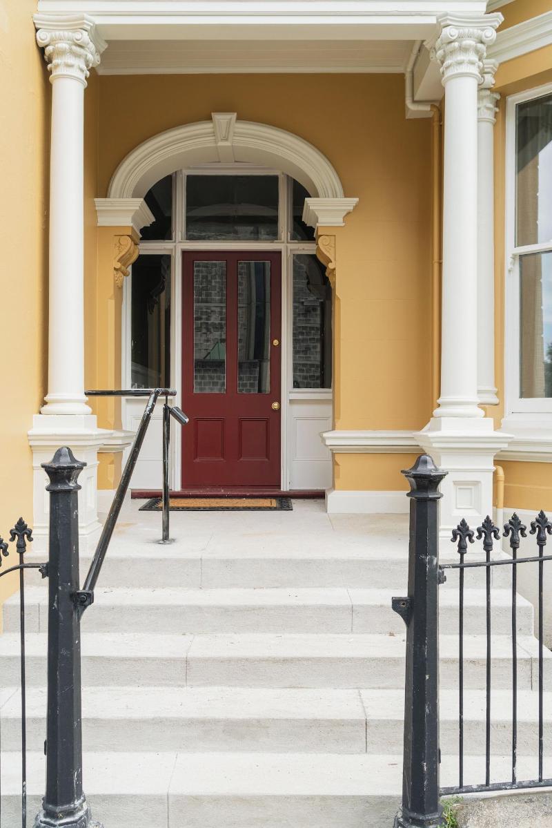 Premium Living On Stuart Street