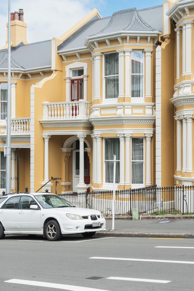 Premium Living On Stuart Street