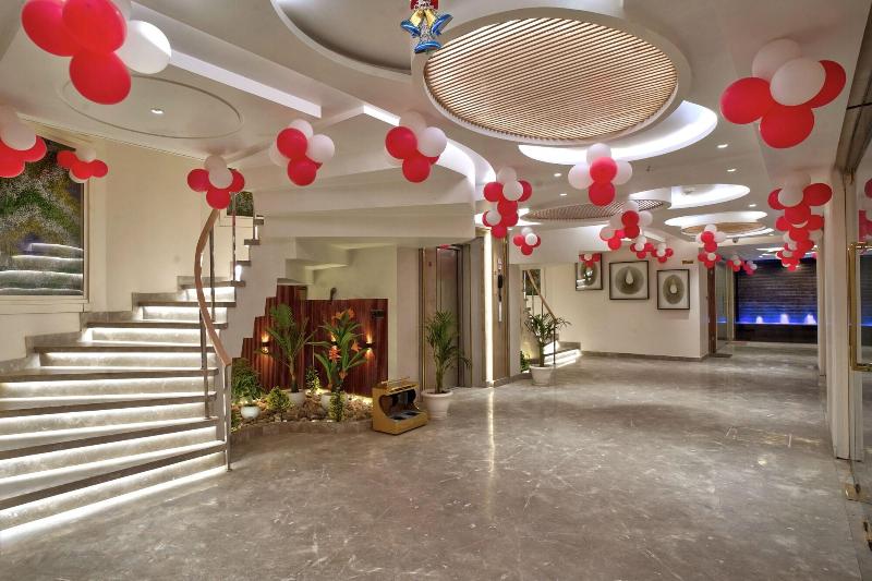 Gold The Royal image
