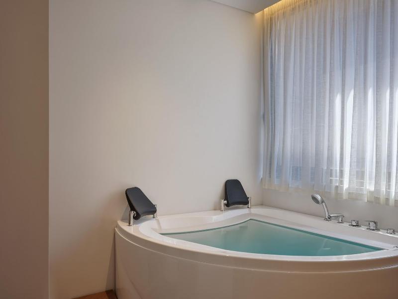 Blanco Athens Aparthotel image