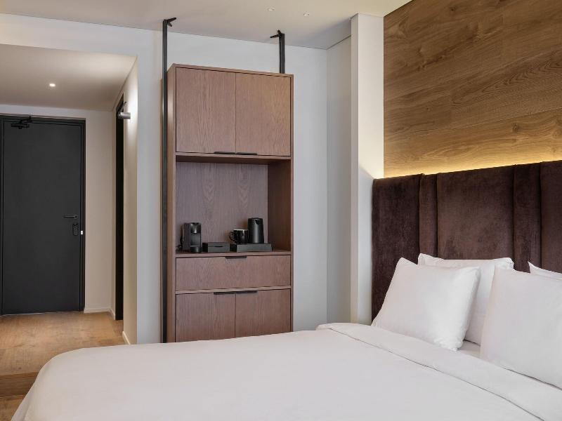 Blanco Athens Aparthotel image